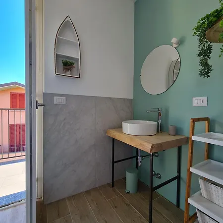 Ama Homes - Balcony Lakeview Апартаменты *