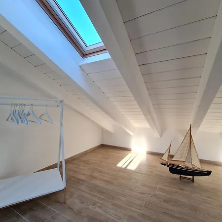 Ama Homes - Balcony Lakeview 아파트 벨라지오