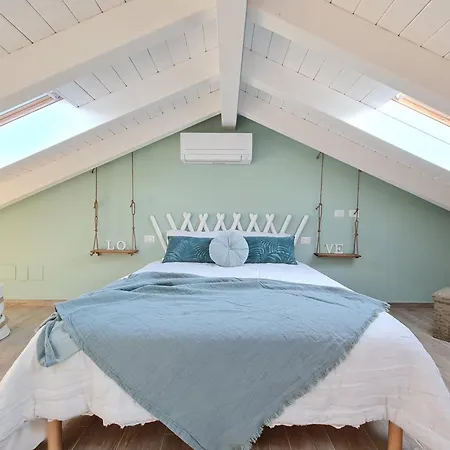 Ama Homes - Balcony Lakeview *