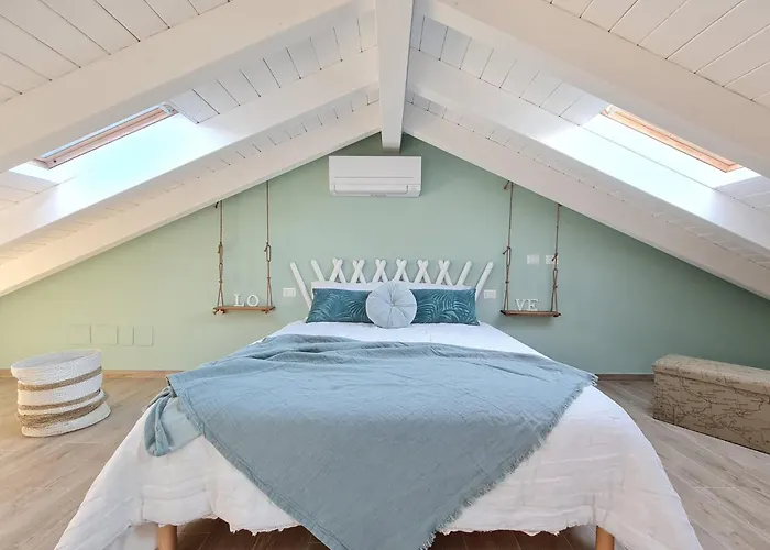 Ama Homes - Balcony Lakeview *