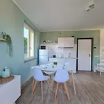 Ama Homes - Balcony Lakeview