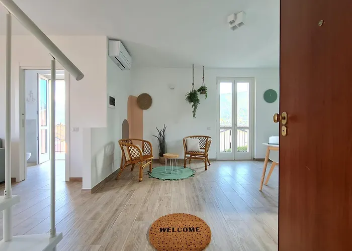 Ama Homes - Balcony Lakeview Apartmán