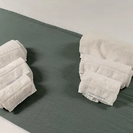 Ama Homes - Balcony Lakeview Апартаменты