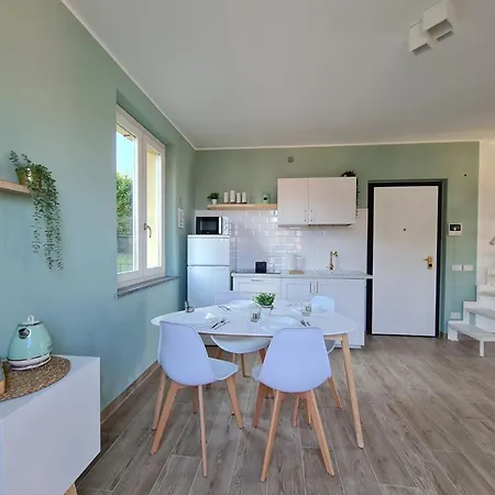 Ama Homes - Balcony Lakeview