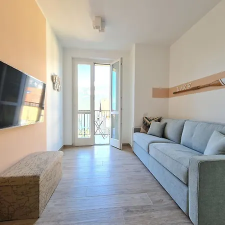 Ama Homes - Balcony Lakeview *