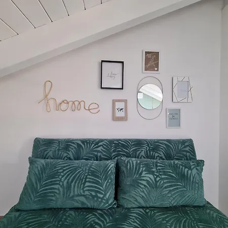 Ama Homes - Balcony Lakeview Апартаменты *